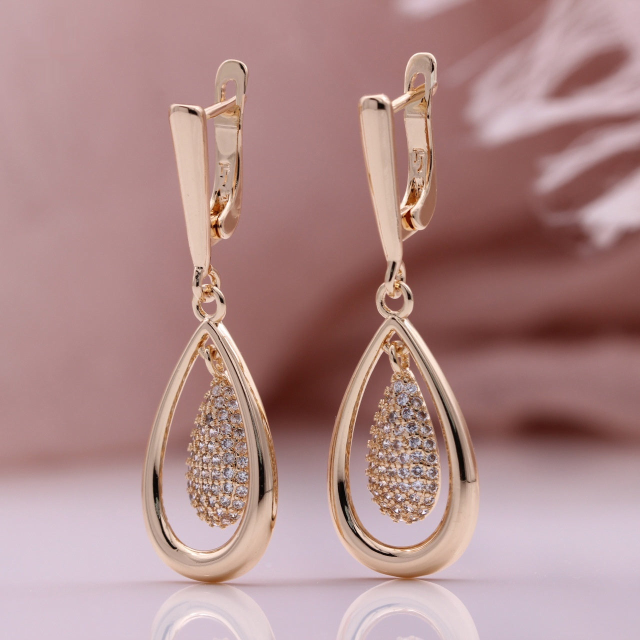 Water Drop Geometry Pine Cone Zircon Earrings
